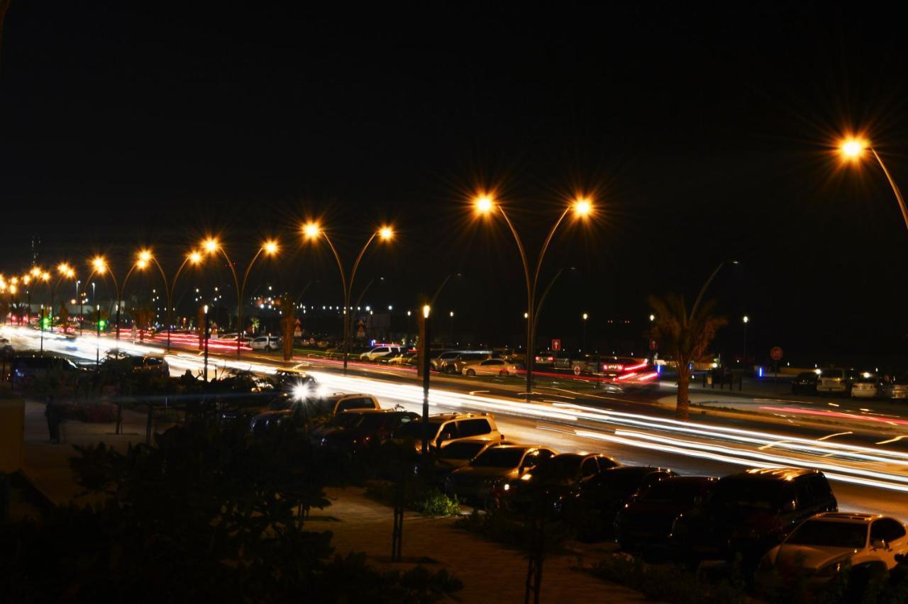 Al Corniche Hotel Šardžá Exteriér fotografie