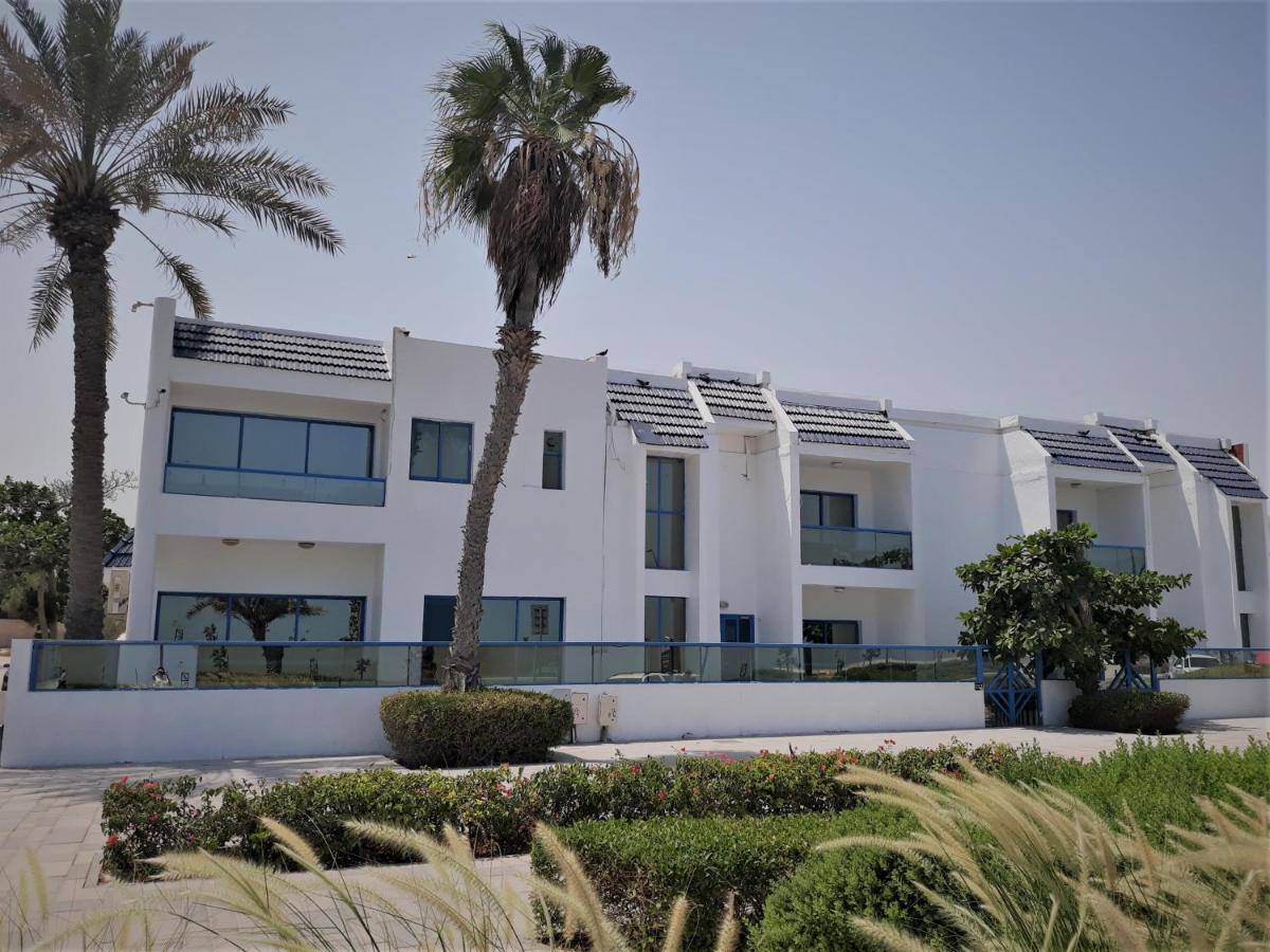 Al Corniche Hotel Šardžá Exteriér fotografie