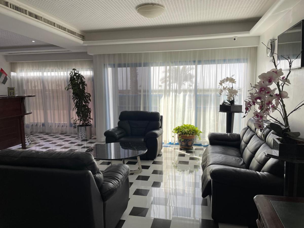 Al Corniche Hotel Šardžá Exteriér fotografie