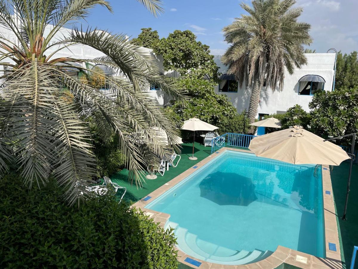 Al Corniche Hotel Šardžá Exteriér fotografie