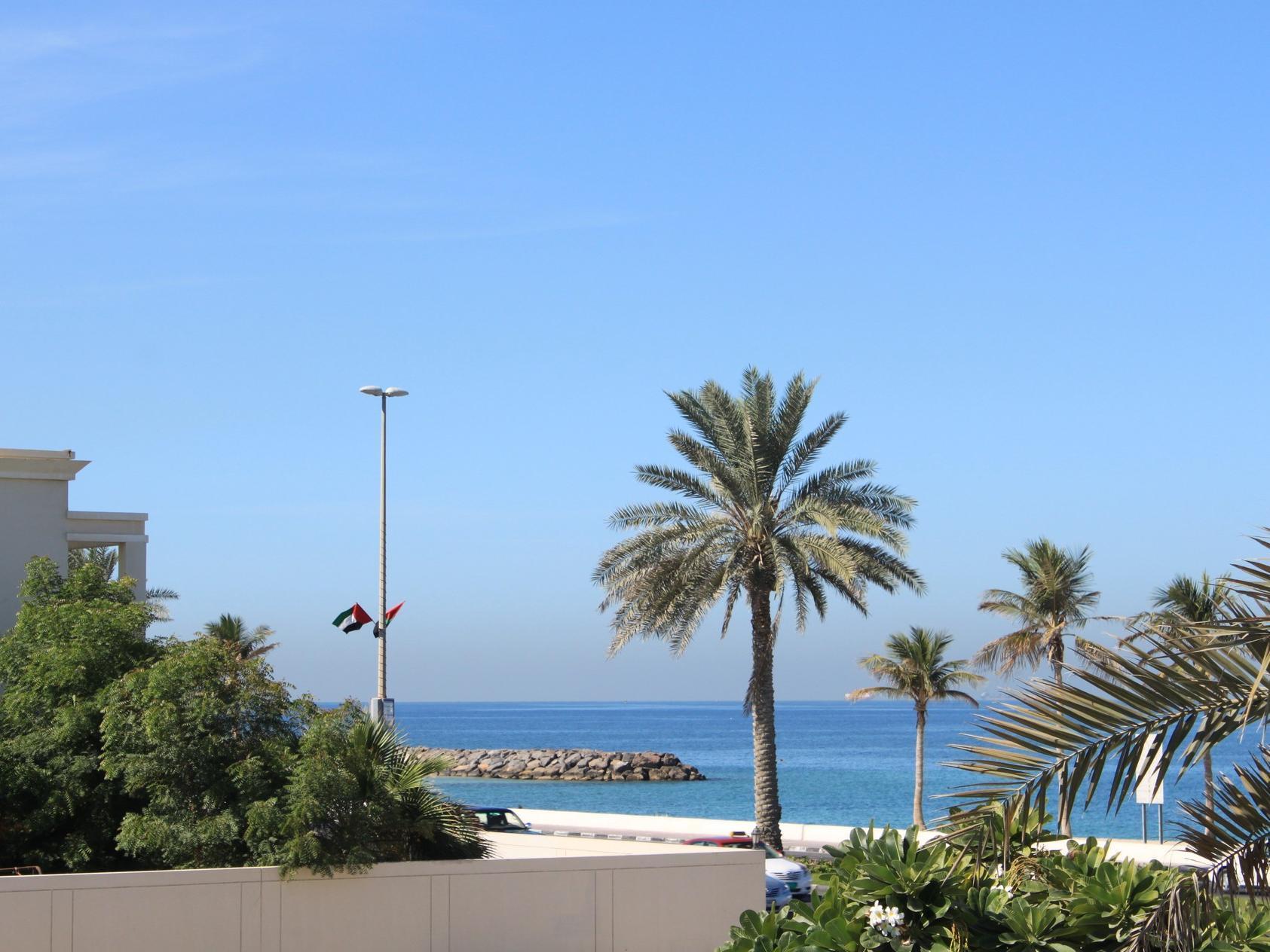 Al Corniche Hotel Šardžá Exteriér fotografie