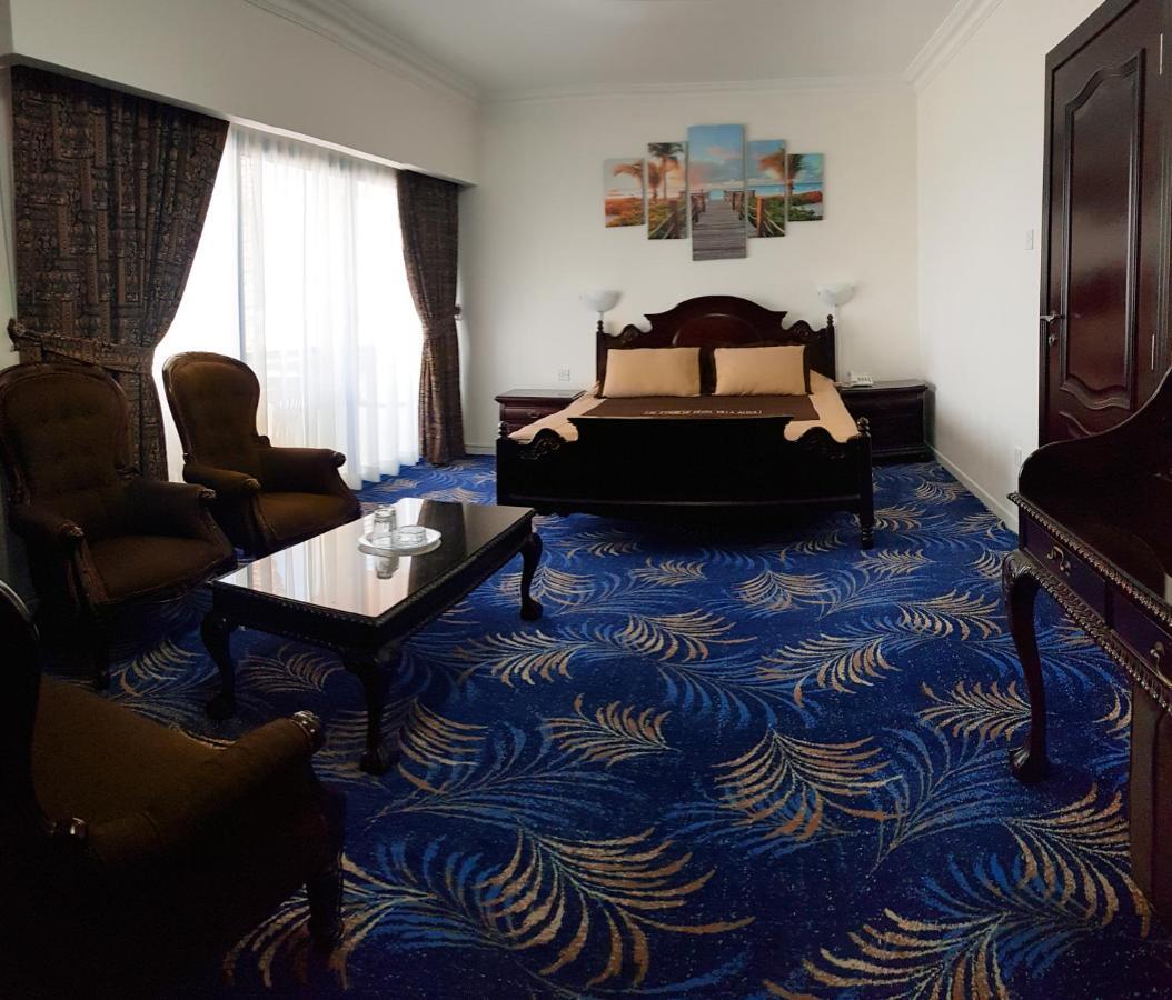 Al Corniche Hotel Šardžá Exteriér fotografie