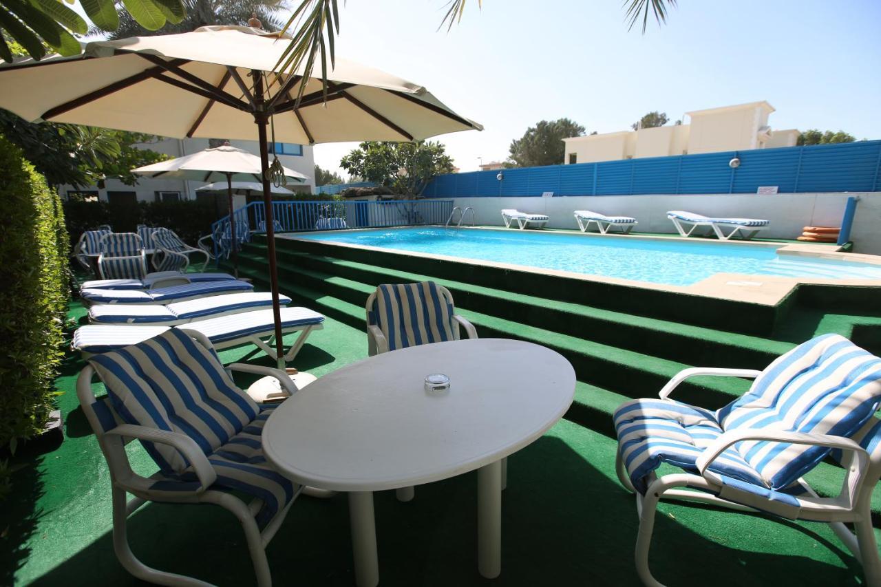 Al Corniche Hotel Šardžá Exteriér fotografie