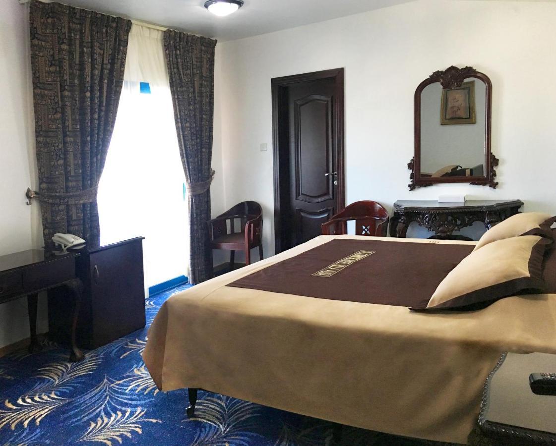 Al Corniche Hotel Šardžá Exteriér fotografie